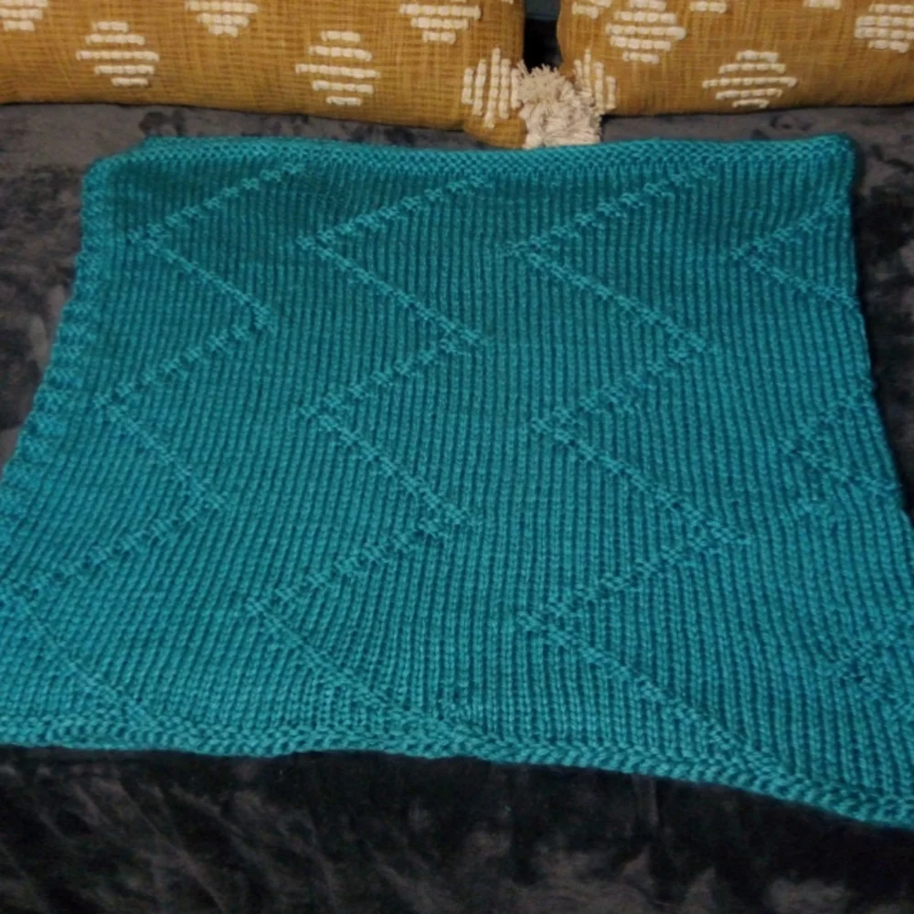 Hand Knit Thick Chevron Bed Runner in Bluebird Blue 26x64in. NEW